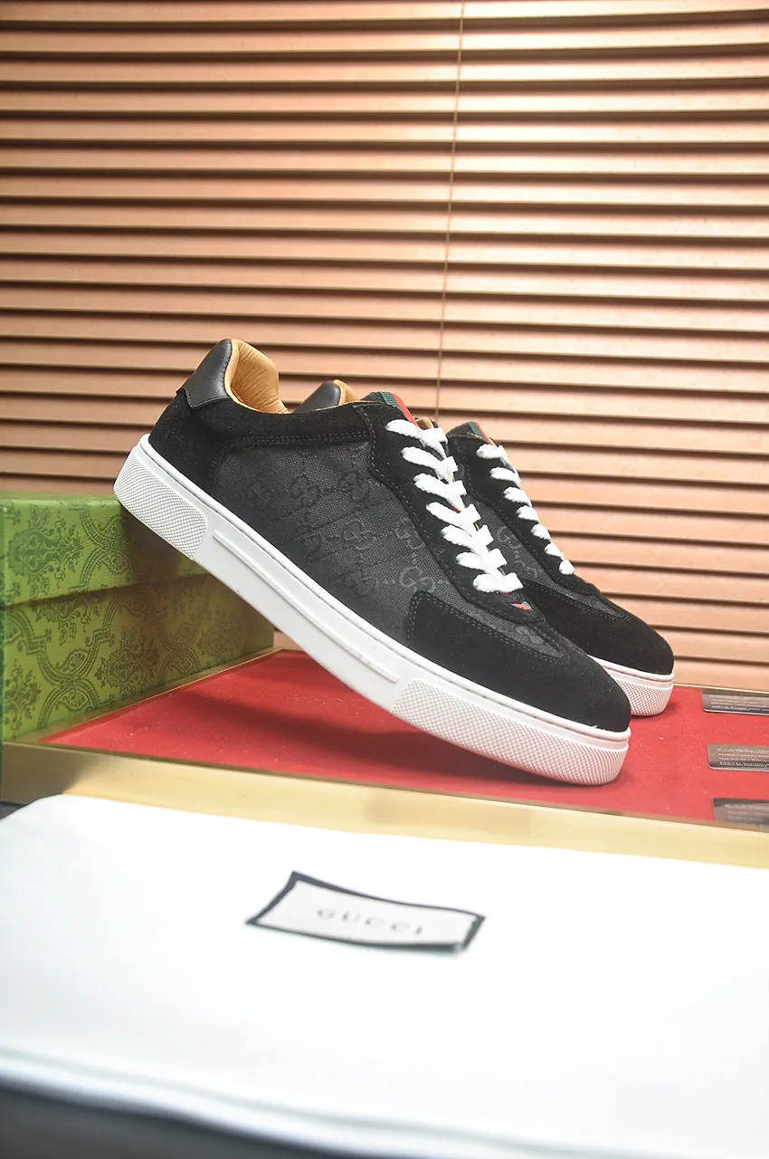 Men's shoes 💰400💶 [GUCCI Gucci] official website 1:1 men's sports shoes are now on the market, using original Gucci fabric + gluten lining, plus the official website original 1:1 comfortable outsole. Fashionable and versatile, super comfortable and breathable. 5 colors available, standard shoe size 38/45 (custom-made sizes 45 are non-refundable)